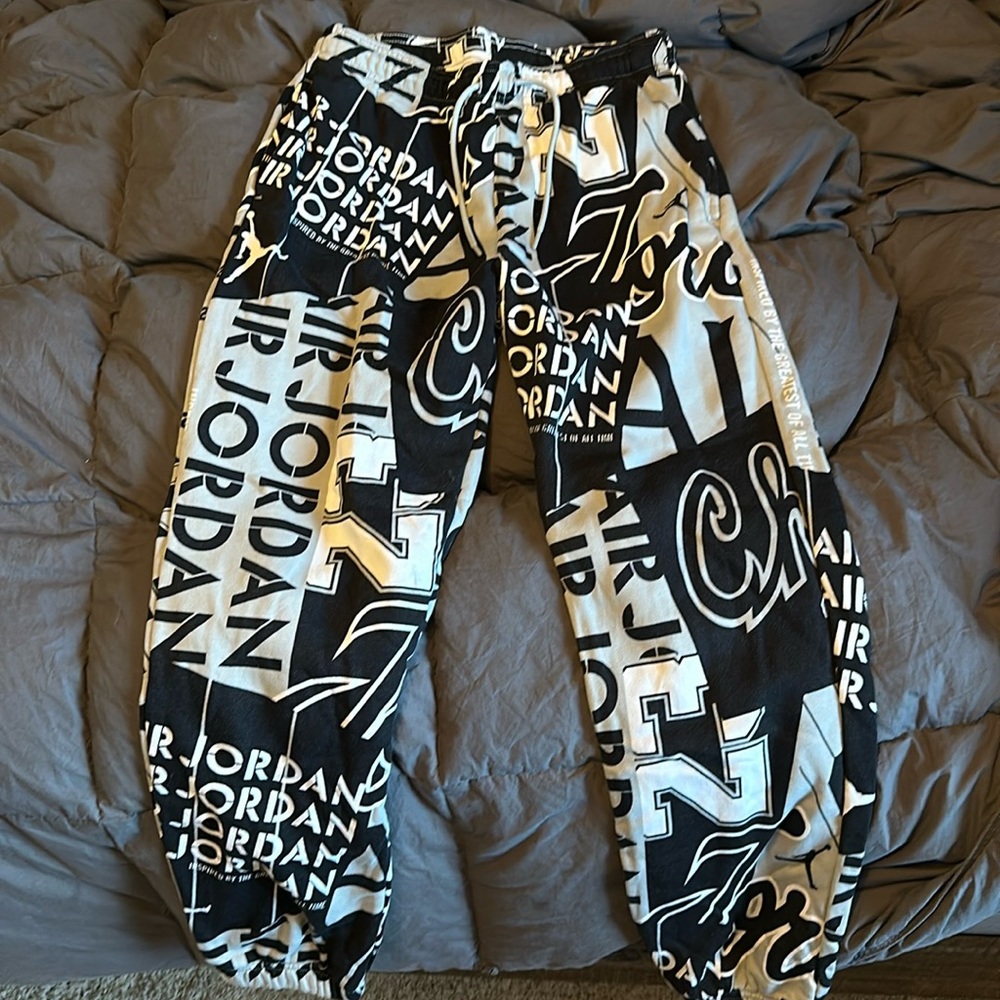 Air Jordan creative print design woman’s small pants.